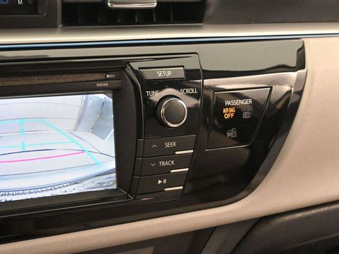 Used 2014 Toyota Corolla LE image 21