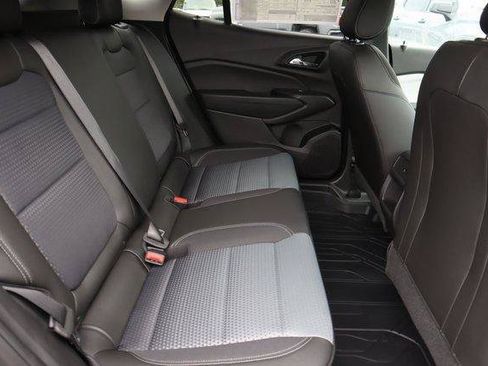 Used 2025 Chevrolet Trax LT w/ Driver Confidence Package FWD image 21