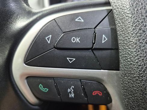 Used 2015 Jeep Cherokee Trailhawk w/ Leather Interior Group image 16