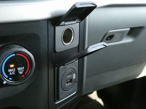 Used 2022 Ford F150 XLT image 17