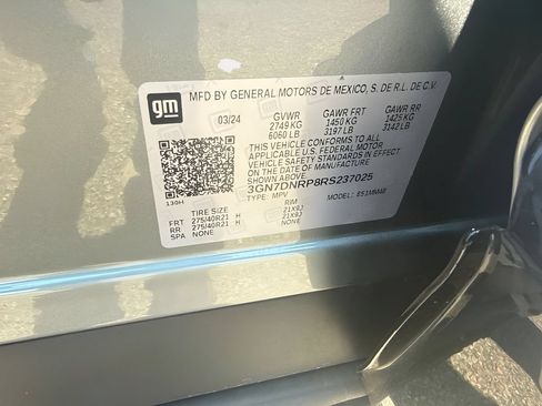 Used 2024 Chevrolet Equinox EV RS FWD image 38