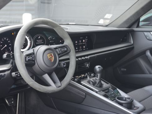 Certified 2022 Porsche 911 Carrera S RWD image 4