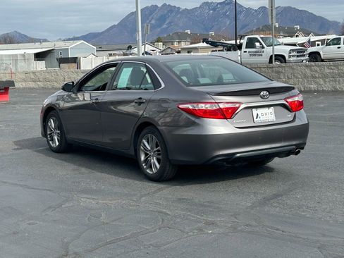 Used 2017 Toyota Camry SE image 7