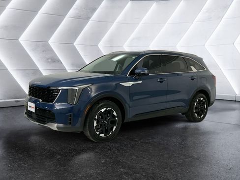 Used 2024 Kia Sorento S FWD image 3