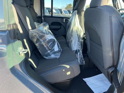 New 2026 Jeep Gladiator Sport image 13