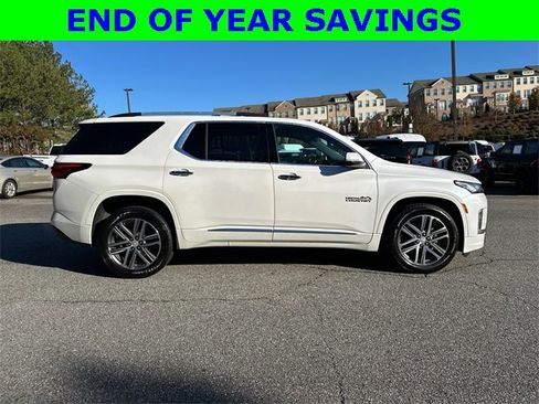 Used 2023 Chevrolet Traverse High Country image 8