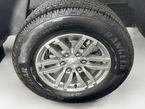 Used 2024 Chevrolet Colorado LT w/ LT Convenience Package image 11