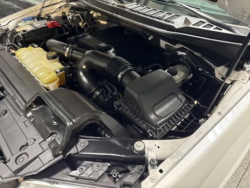 Used 2020 Ford F150 Platinum w/ Equipment Group 701A Luxury image 34