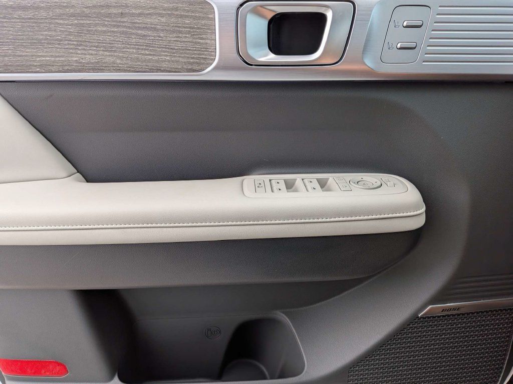 Used 2024 Hyundai Santa Fe Limited FWD image 33