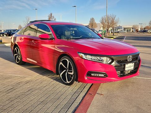 Used 2018 Honda Accord Sport image 4