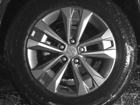 Used 2025 Chevrolet Equinox LT image 14