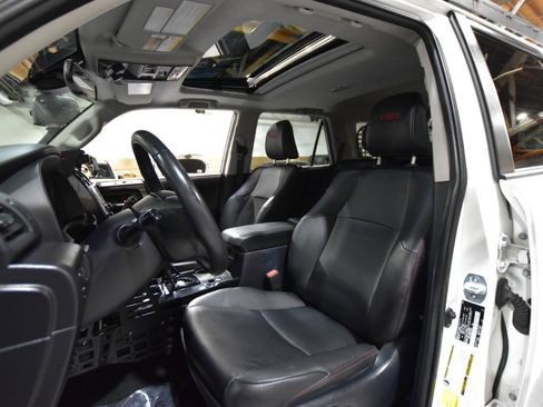 Used 2021 Toyota 4Runner Venture w/ Moonroof Package AWD/4WD image 52