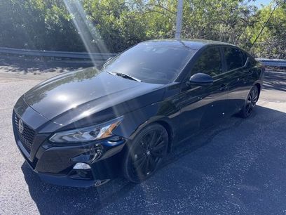 Used 2022 Nissan Altima 2.5 SR w/ Midnight Edition Package