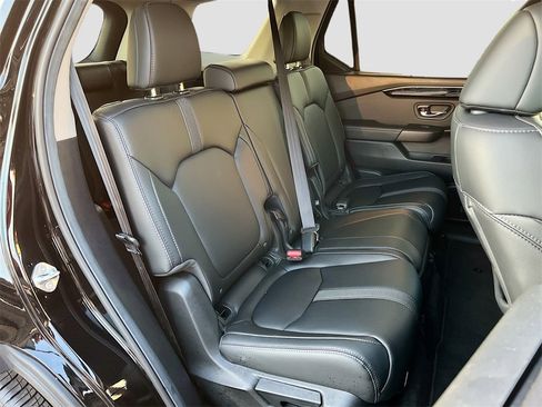 Used 2025 Honda Pilot EX-L image 27