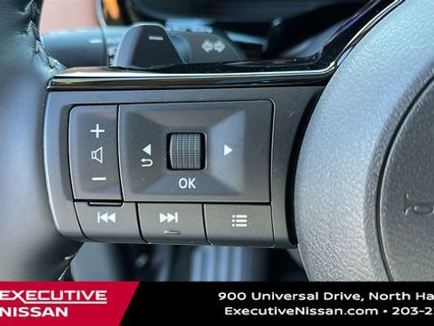 Certified 2025 Nissan Pathfinder Platinum AWD/4WD image 13