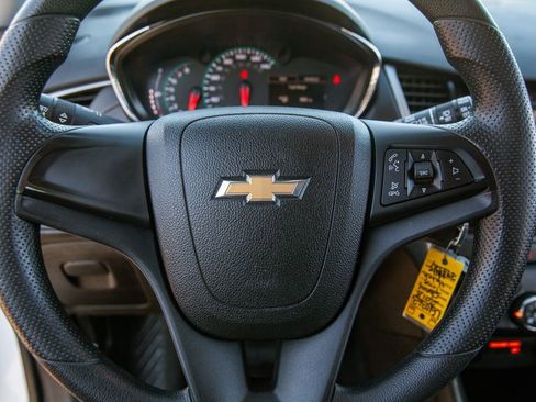 Used 2018 Chevrolet Trax LS w/ LPO, Cargo Package image 17