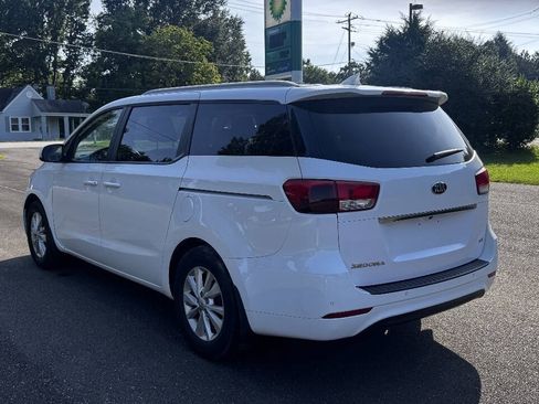Used 2016 Kia Sedona LX w/ Option Group 020 FWD image 6