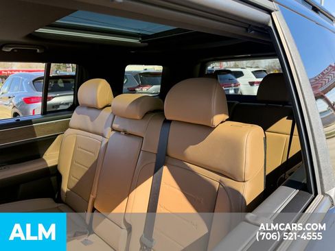 Used 2025 Hyundai Santa Fe Limited image 10