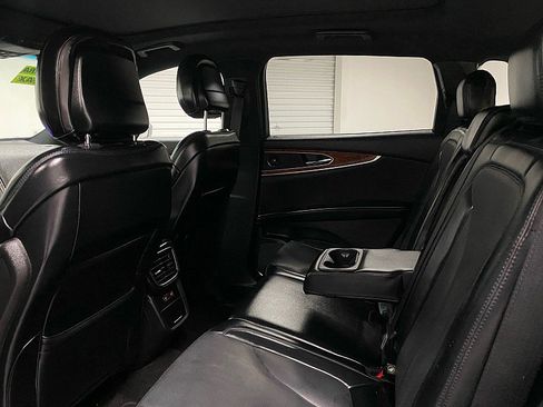 Used 2020 Lincoln Nautilus Reserve image 10