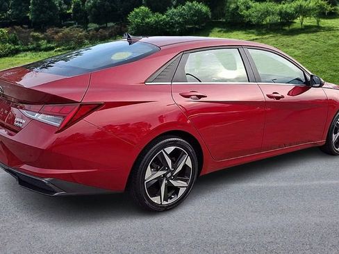 Used 2023 Hyundai Elantra Limited image 8
