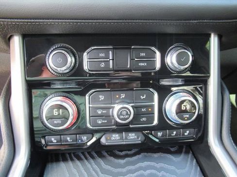 Used 2024 GMC Yukon Denali AWD/4WD image 29