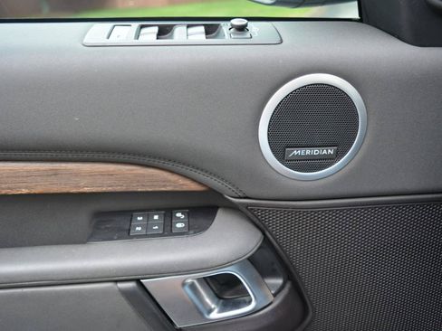 Used 2018 Land Rover Discovery HSE AWD/4WD image 31