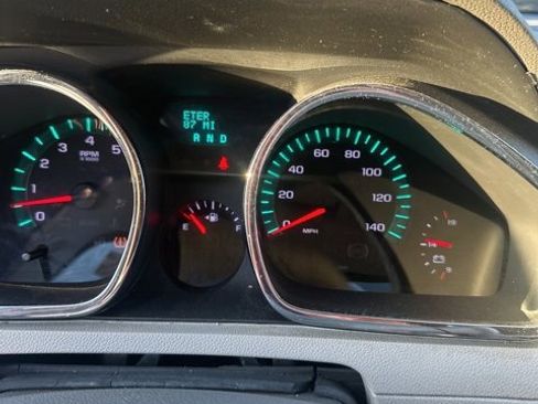 Used 2011 Chevrolet Traverse LS image 4