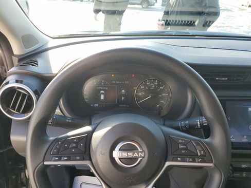 Used 2022 Nissan Kicks SV image 12