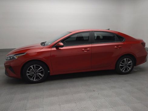 Used 2023 Kia Forte LXS w/ LXS Technology Package FWD image 2