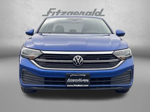 Used 2024 Volkswagen Jetta SE FWD image 5