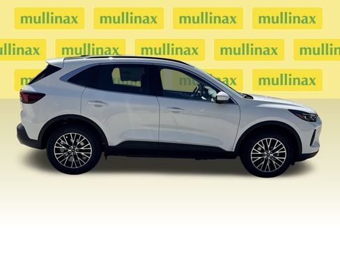 New 2025 Ford Escape SE w/ PHEV Premium Package FWD image 35