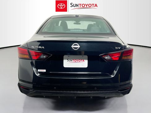Used 2024 Nissan Altima 2.5 SV image 5