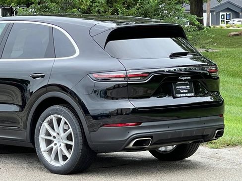 Certified 2023 Porsche Cayenne AWD/4WD image 12