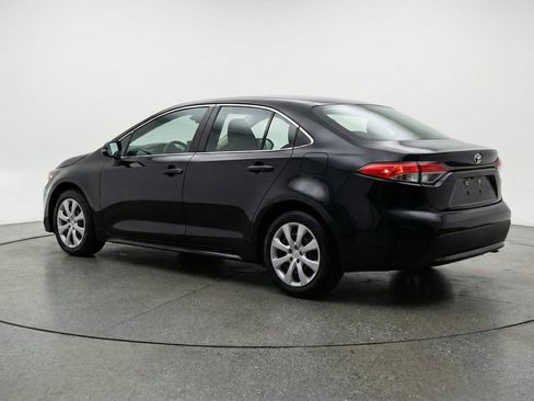 Used 2025 Toyota Corolla LE FWD image 6