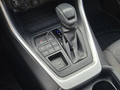 Used 2020 Toyota RAV4 XLE image 24