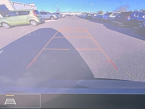 Used 2023 GMC Acadia SLT image 34