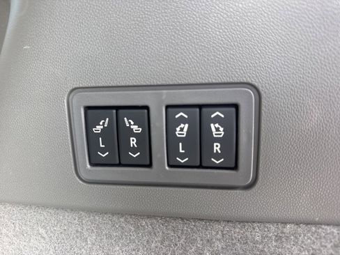 Used 2024 Cadillac XT6 Premium Luxury w/ Technology Package image 40