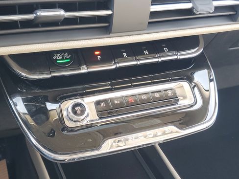 New 2026 Lincoln Corsair Premiere image 22