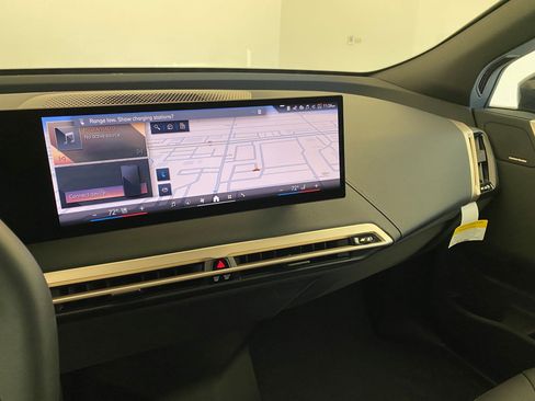 New 2026 BMW iX xDrive60 w/ Premium Package image 24