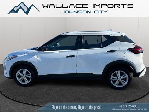 Used 2023 Nissan Kicks S image 1