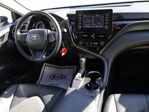 Used 2024 Toyota Camry SE image 14