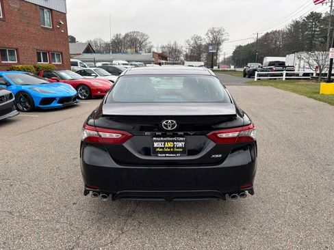 Used 2018 Toyota Camry XSE image 7