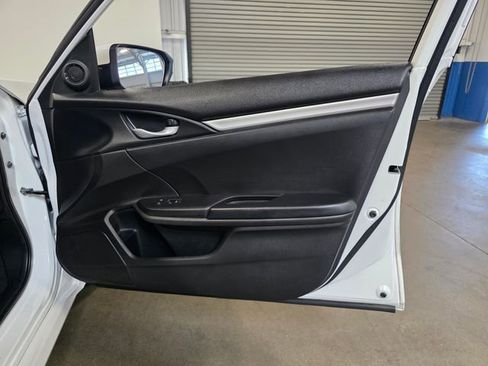 Used 2020 Honda Civic Sport image 12