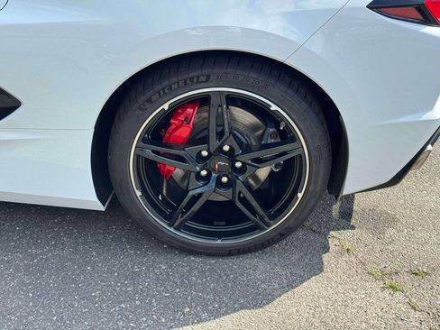 Used 2020 Chevrolet Corvette Stingray Convertible w/ Z51 Performance Package RWD image 11