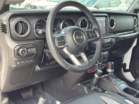 Used 2022 Jeep Wrangler Unlimited Rubicon 4xe w/ Cold Weather Group AWD/4WD image 20