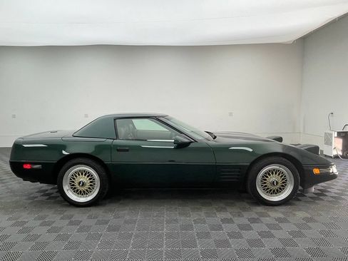 Used 1992 Chevrolet Corvette Convertible RWD image 4