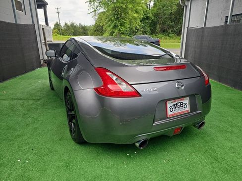 Used 2017 Nissan 370Z Coupe RWD image 7