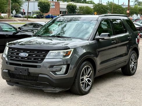 Used 2017 Ford Explorer Sport w/ Equipment Group 401A AWD/4WD image 2