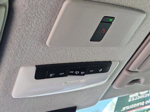 Used 2024 Nissan Kicks SR image 20