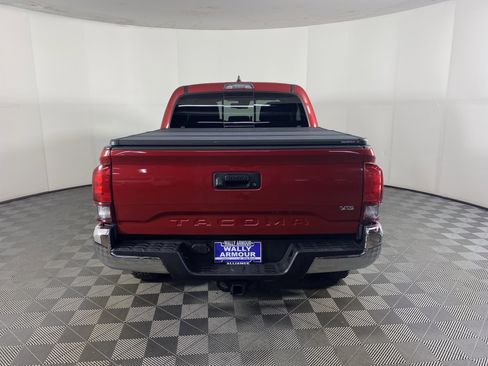 Used 2019 Toyota Tacoma TRD Off-Road AWD/4WD image 8